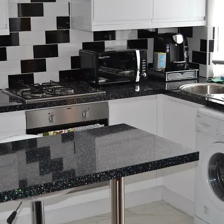 2 Bedroom House Near Leeds City Centre * Leeds (West Yorkshire)