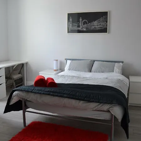 2 Bedroom House Near Leeds City Centre Leeds (West Yorkshire)
