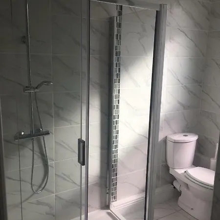 2 Bedroom House Near Leeds City Centre Apartment *