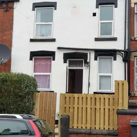 2 Bedroom House Near Leeds City Centre *